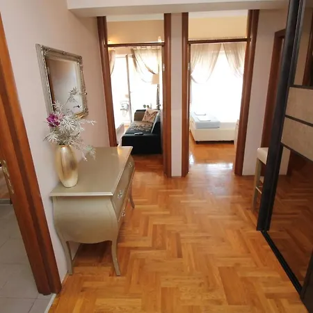 Nika Daire Budva